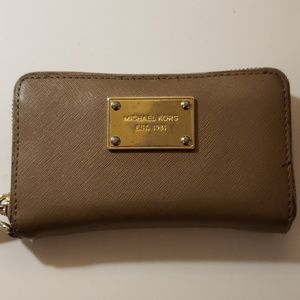 Michael Kors Ziparound Medium Wallet